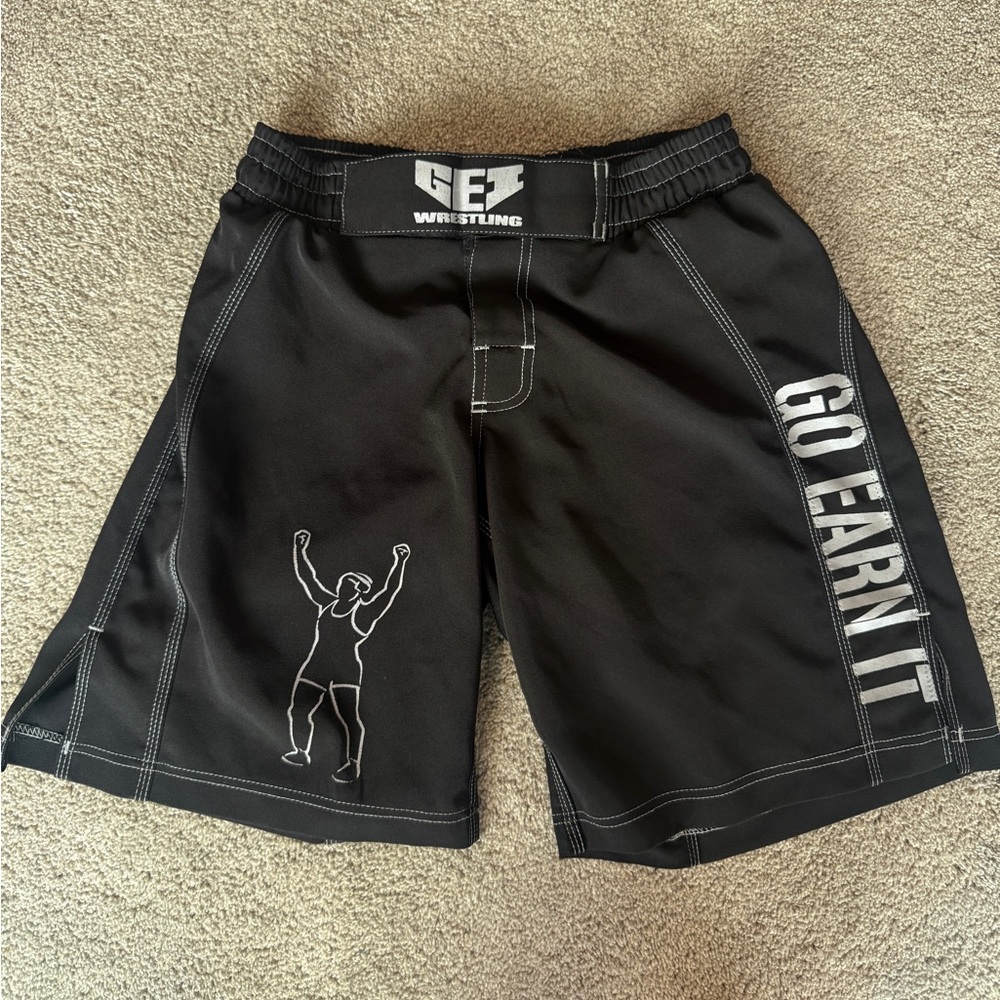 Like New GEI / Go Earn It Men's Black & Gray Fight Shorts, Youth Large